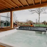 Bed & Breakfast Les Arbres Sous Le Vent A 10 Min De Pairi Daiza 4*