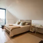 Les Arbres Sous Le Vent A 10 Min De Pairi Daiza Bed & Breakfast Jurbise