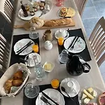 Bed & Breakfast Les Arbres Sous Le Vent A 10 Min De Pairi Daiza