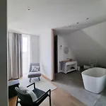 Les Arbres Sous Le Vent A 10 Min De Pairi Daiza Bed & Breakfast 4*