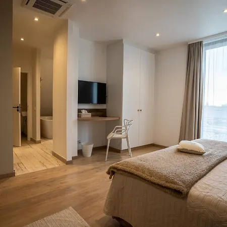 Les Arbres Sous Le Vent A 10 Min De Pairi Daiza Bed & Breakfast