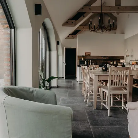 Les Arbres Sous Le Vent A 10 Min De Pairi Daiza Bed & Breakfast