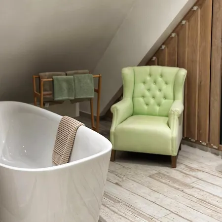 Les Arbres Sous Le Vent A 10 Min De Pairi Daiza B&B