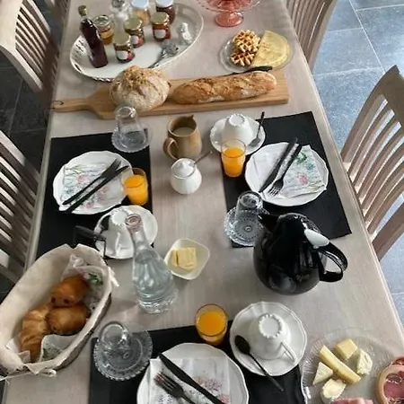 Alojamento de Acomodação e Pequeno-almoço Les Arbres Sous Le Vent à 10 Min De Pairi Daiza
