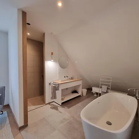 Bed and Breakfast Les Arbres Sous Le Vent A 10 Min De Pairi Daiza